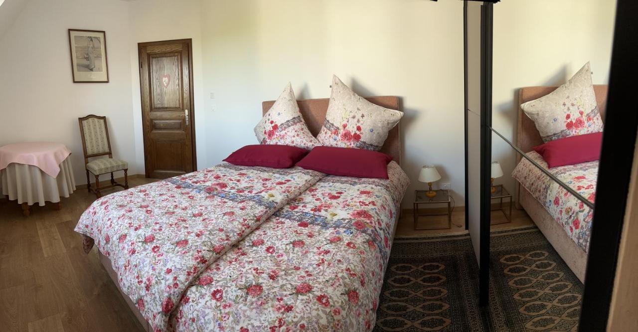 Ferienwohnung Au Parfum Des Roses Gunstett Exterior foto